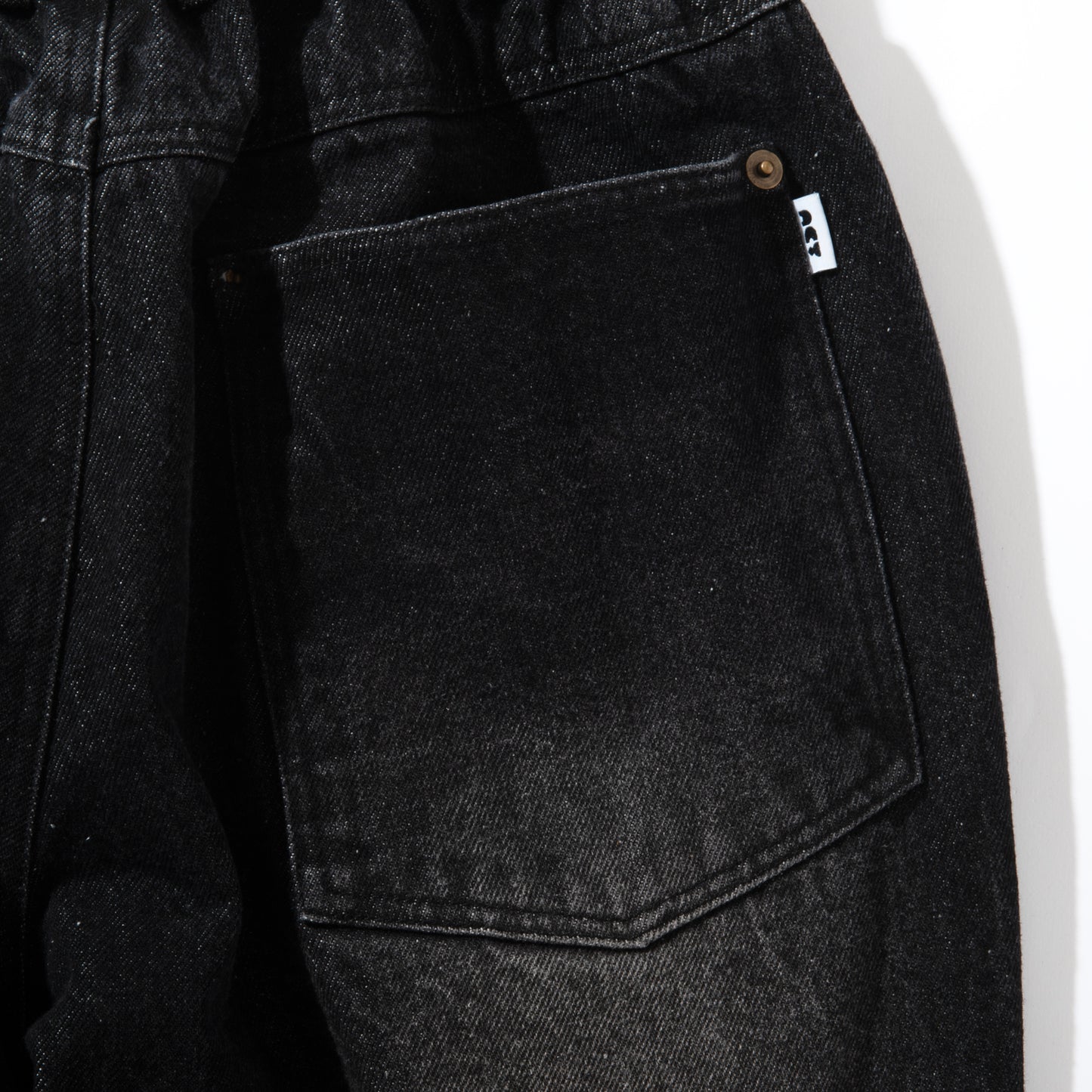 Acy|SCRATCH DENIM PANTS |BLACK