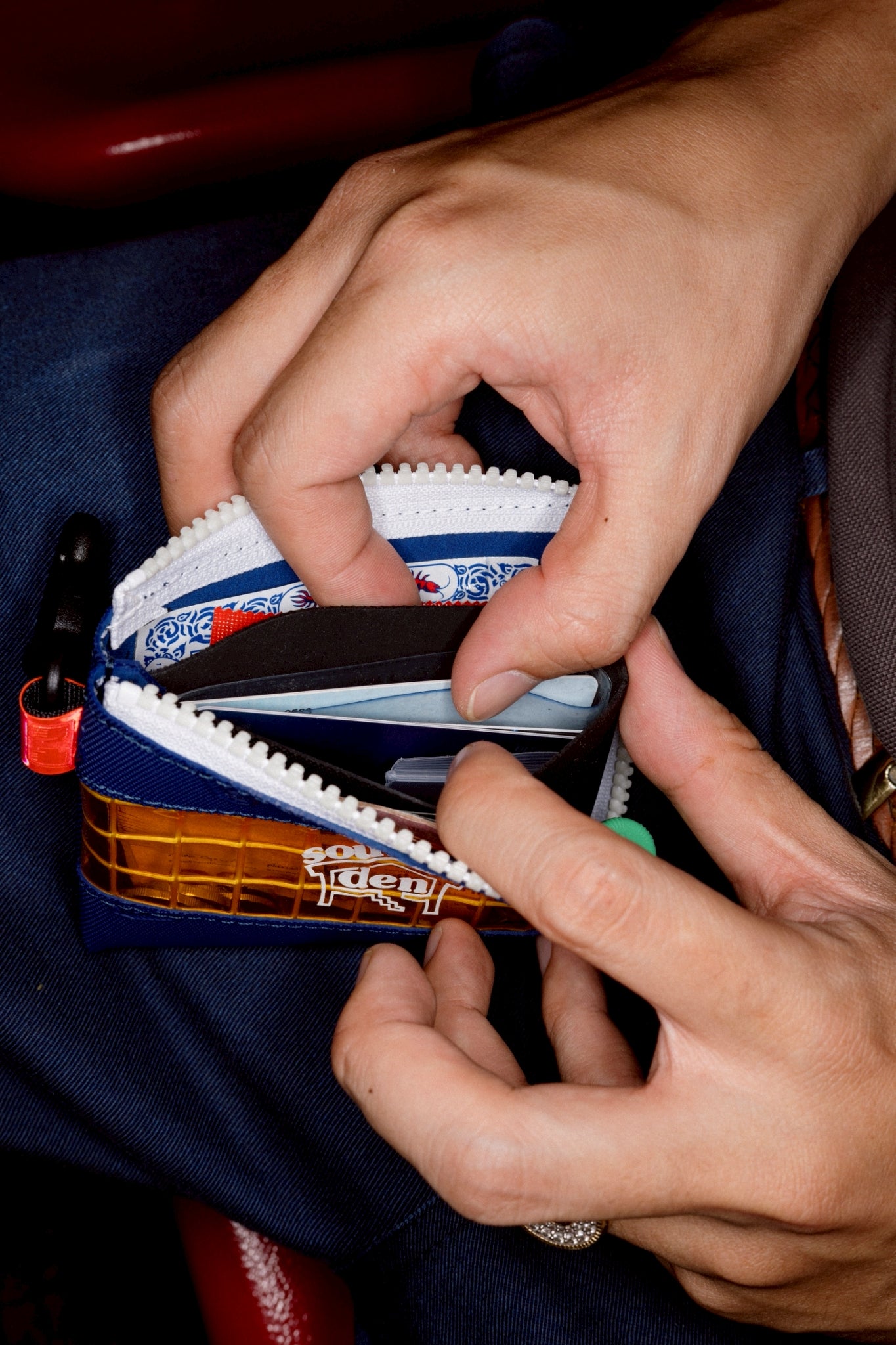 Den souvenir|vibram L-zip wallet