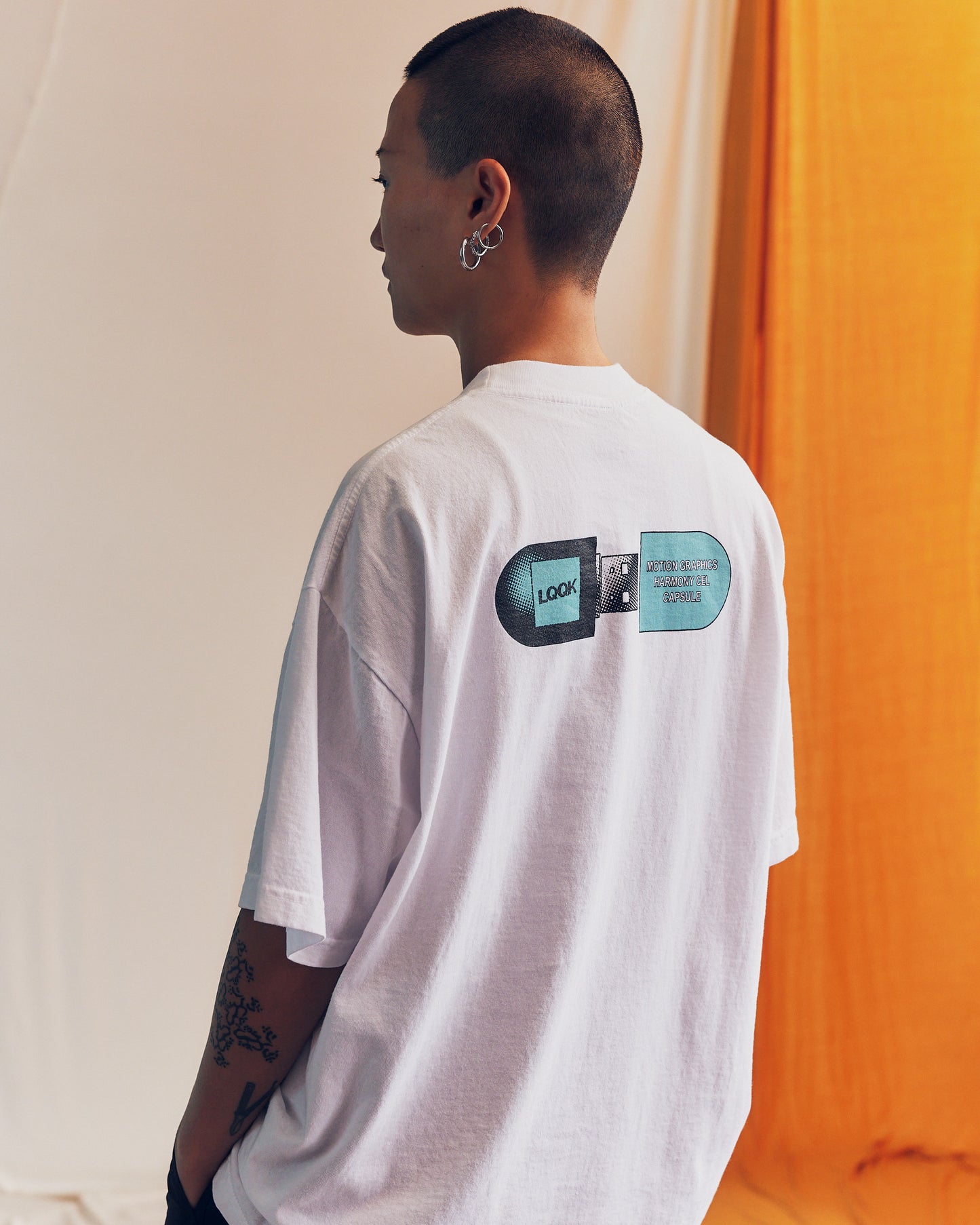 LQQKSTUDIO|MOTION GRAPHICS HARMONY CEL MIX S/S #1|WHITE