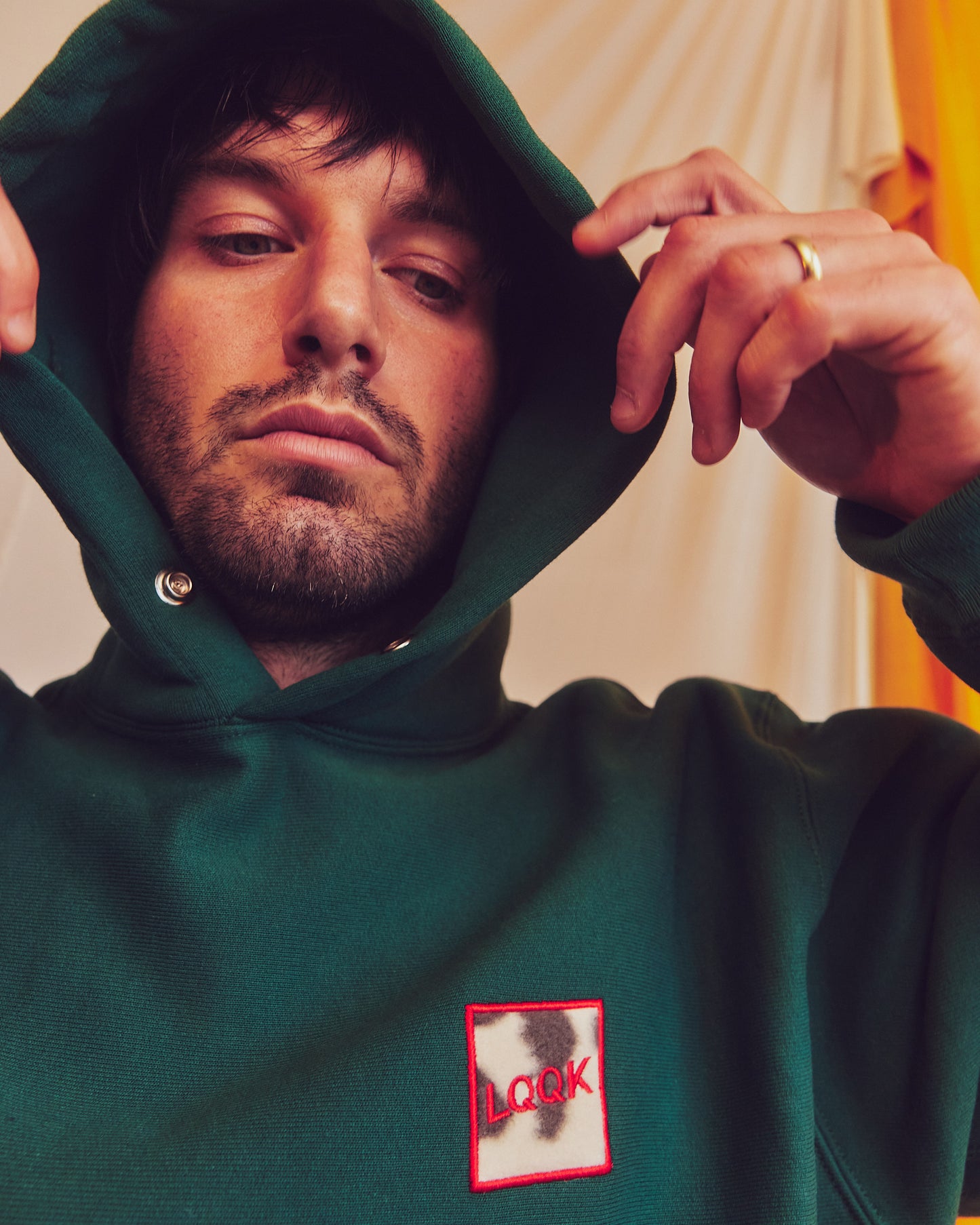 LQQKSTUDIO|SIGNATURE SNAP FLEECE HOODIE|FOREST GREEN