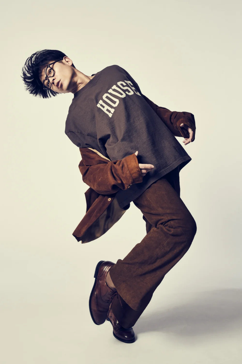 ISNESS MUSIC|HOUSE FLOCKY PRINT T-SHIRT|BROWN