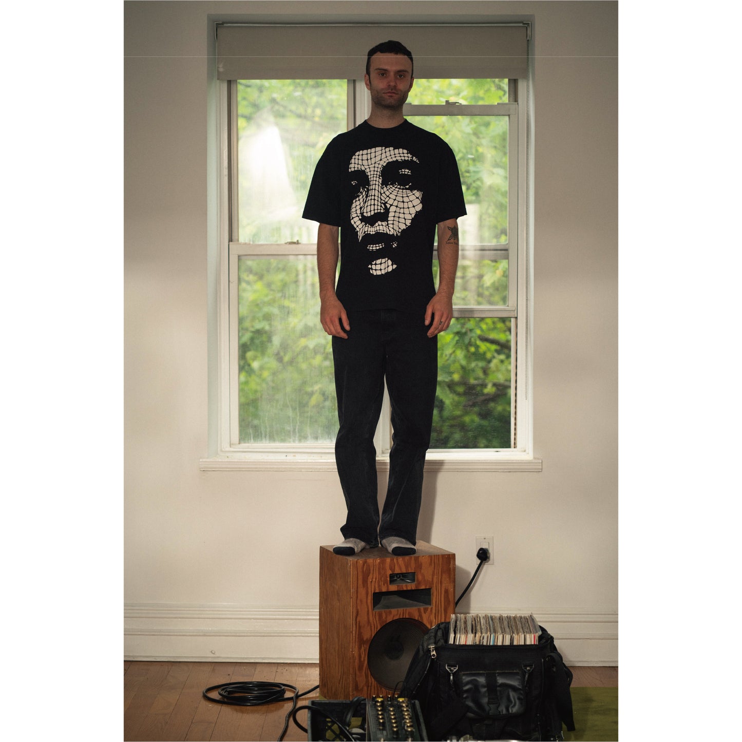 LQQKSTUDIO|Webbed Face TEE|BLACK