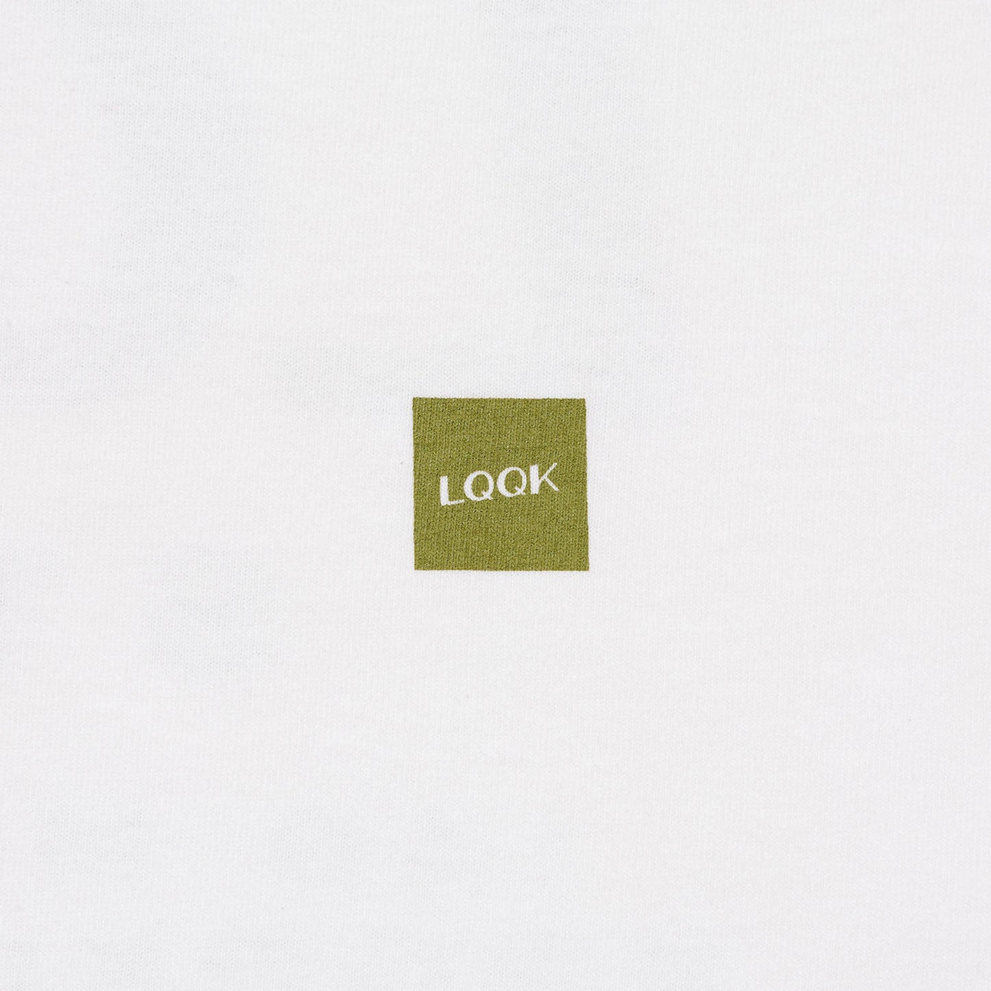 LQQKSTUDIO|ADDRESS TEE|WHITE