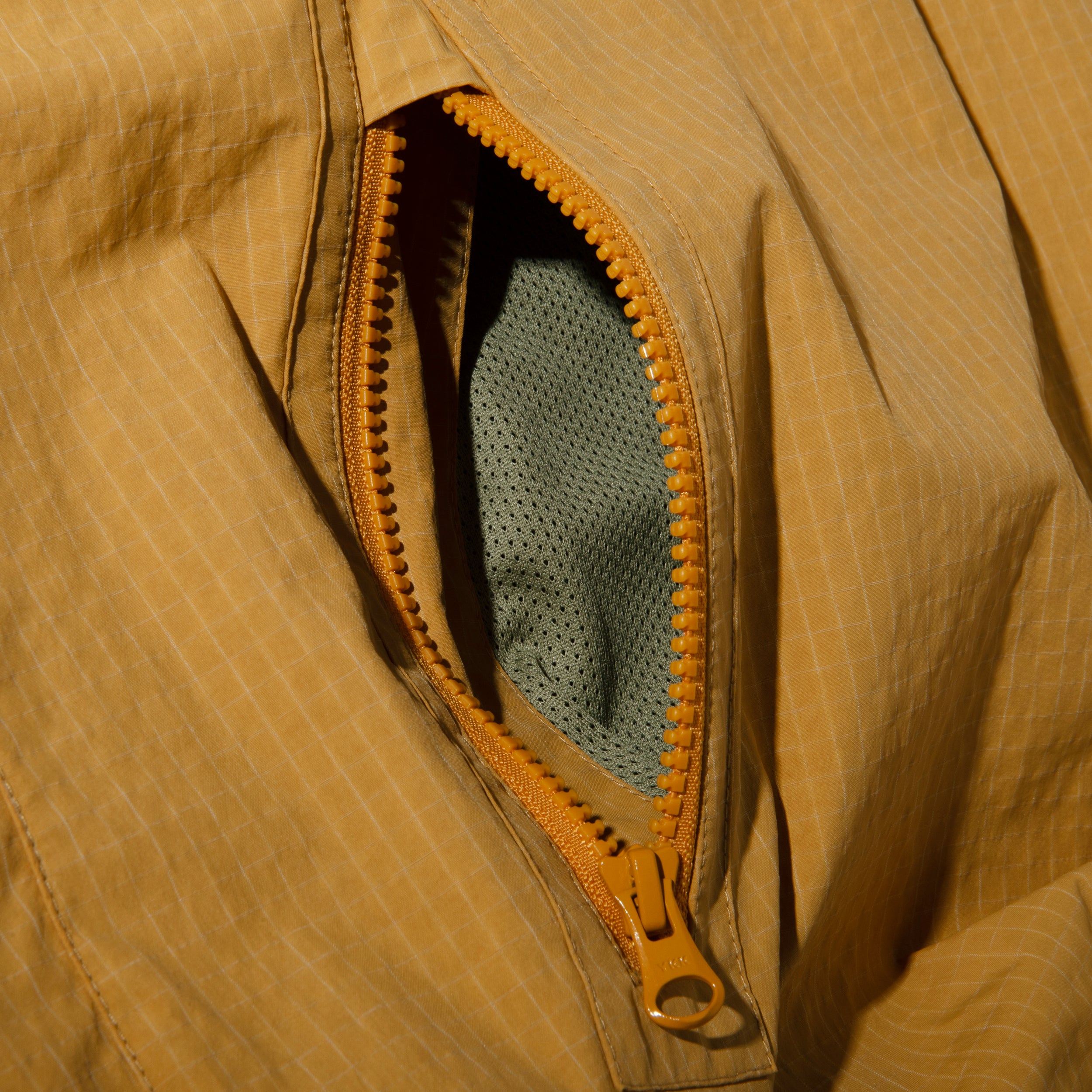 Acy｜NYLON ANORAK V2｜MUSTARD